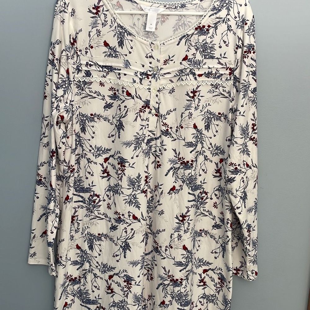 Adonna Intimates Cardinal Nightgown Medium Polyester Ruffles - Picture 1 of 6